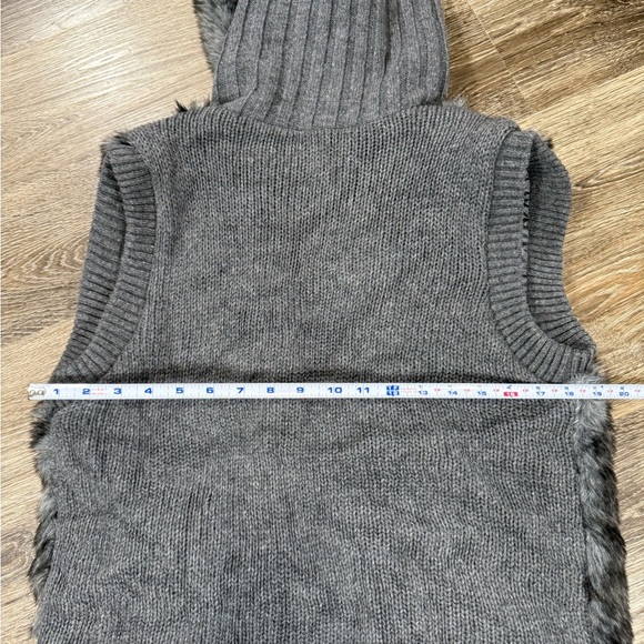 Green Tea Fur Vest Sweater with Hood Money Mobwife Glam Indie Dynasty sz:M - Picture 8 of 9